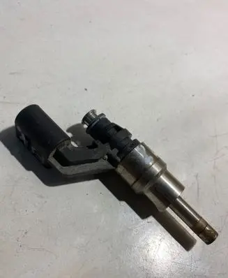 Volkswagen Jetta V Fuel injector 03C906036A