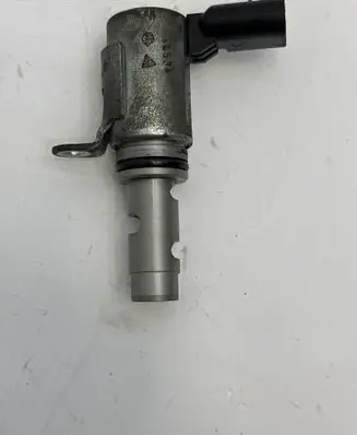 Volkswagen PASSAT B7 Valve oil control 03C906455A