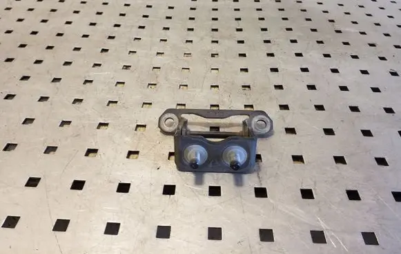 Subaru XV Tailgate/trunk/boot hinge