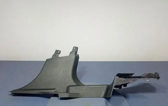 Maserati Levante Foot area side trim 670040377