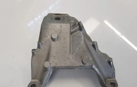 BMW 7 G11 G12 Engine mount bracket