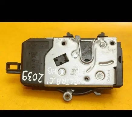 Opel Vectra C Front door lock 13157763
