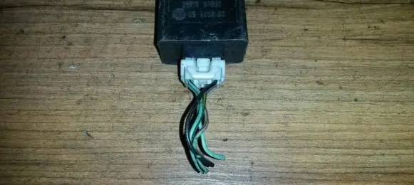Nissan Primera Window wiper relay 285119f960 05802000