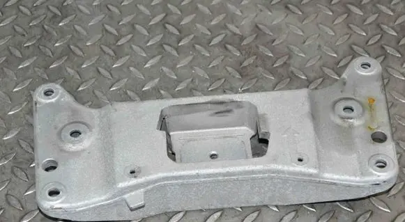 BMW 5 F10 F11 Gearbox mounting bracket 6777613