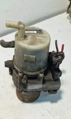 Mazda 3 I Power steering pump 03t50082