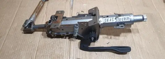 Volkswagen Golf VIII Steering wheel axle 5WC419502F