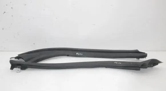 Audi A5 Rubber seal front door (on door) 8W7831722B 8W7831721B