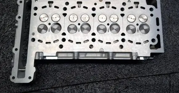 Mercedes-Benz GLE W167 Engine head r654016