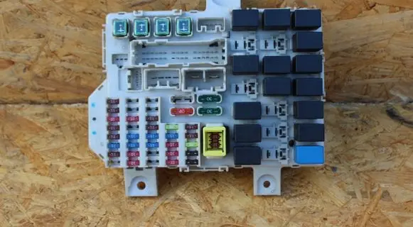 Mitsubishi Colt Fuse box set 8565A174