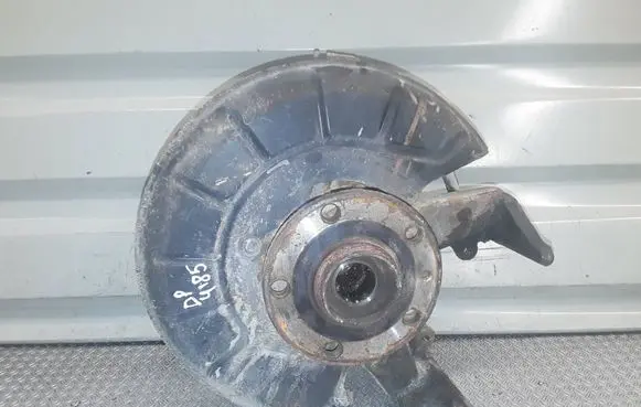 Skoda Octavia Mk2 (1Z) Front wheel hub spindle knuckle 