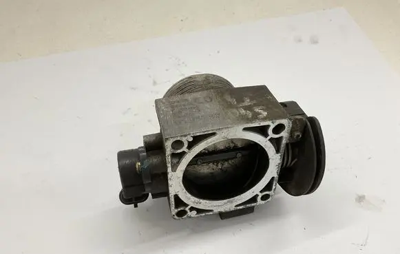 Volvo S40, V40 Throttle valve 9186780