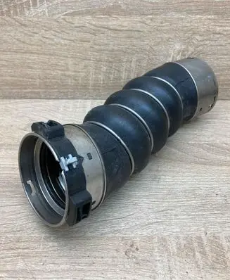 BMW 7 G11 G12 Intercooler hose/pipe 8571024 11279410