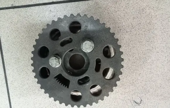 Volkswagen Golf V Camshaft pulley/ VANOS 038109111E