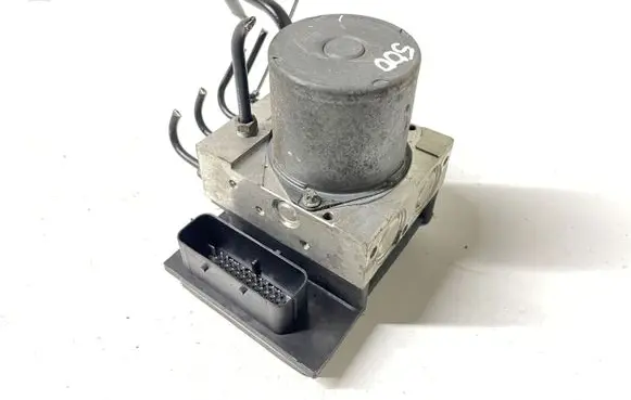 BMW 5 E60 E61 ABS Pump 6777799 6777797