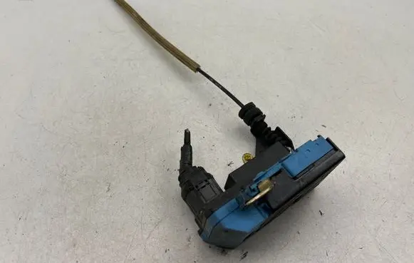 Volvo S60 Front door lock