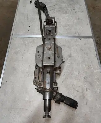 Steering wheel axle set