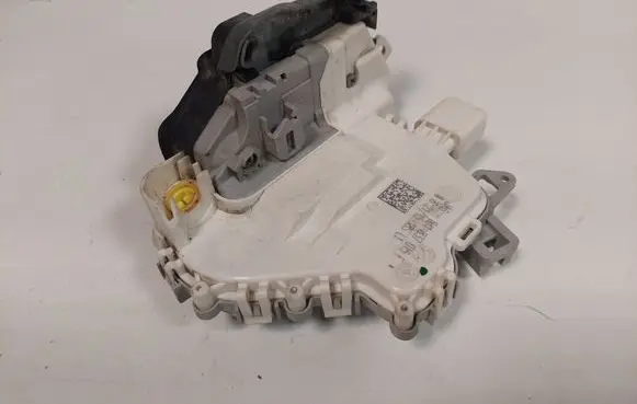 Audi A6 S6 C7 4G Front door lock 8J1837015F