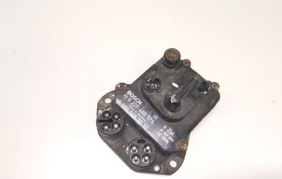 Mercedes-Benz 190 W201 Ignition amplifier control unit 0227400574 0055453032
