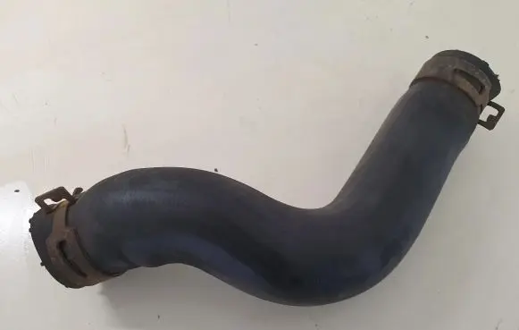 Toyota Avensis T270 Engine coolant pipe/hose