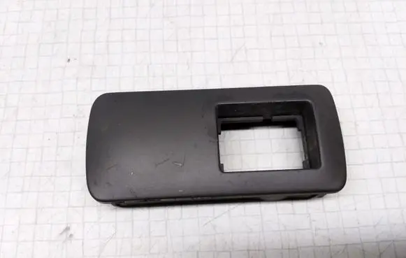 Opel Vectra C Front door window switch trim 24453571