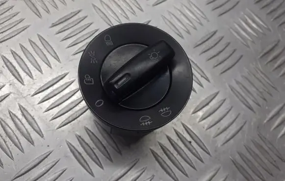 Volkswagen Golf IV Headlight level height control switch