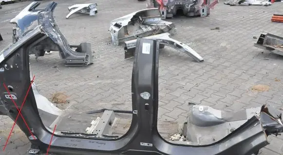 Ford Puma Pillar (middle) 
