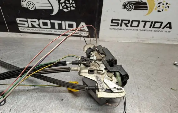 Mercedes-Benz Vaneo W414 Rear door lock 