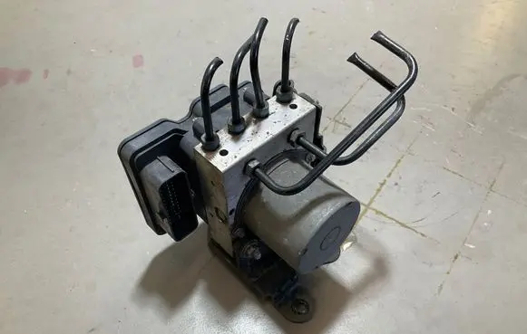 Mercedes-Benz Vito Viano W447 ABS Pump 269797