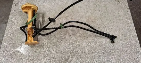 BMW X5 E70 Fuel level sensor 7164316