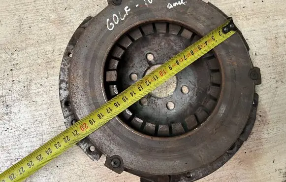 Volkswagen Golf IV Pressure plate 032141025H 032141025M
