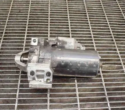 BMW 5 F10 F11 Starter motor 8506657 0001148010