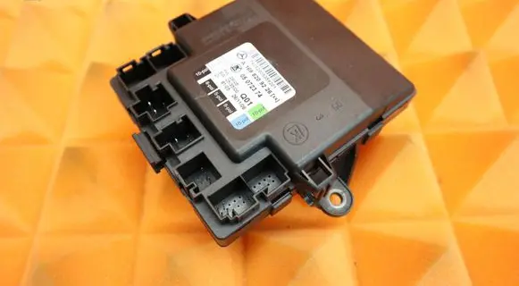 Mercedes-Benz B W245 Door control unit/module 1698209226