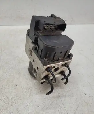 Audi A4 S4 B5 8D ABS Pump 8E0614111