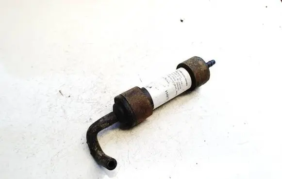 Volkswagen PASSAT B7 Valve vacuum 