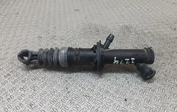 Clutch slave cylinder