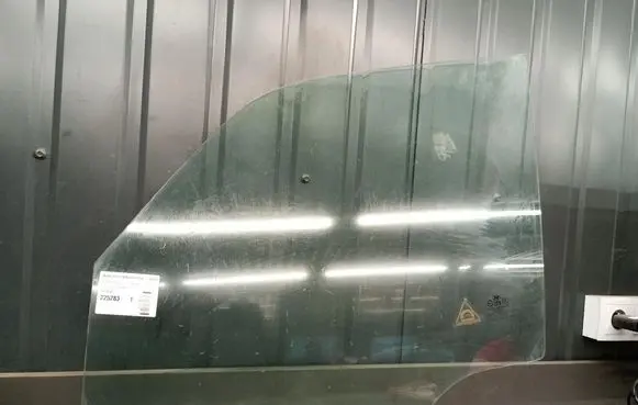 Hyundai Tiburon Front door window glass four-door