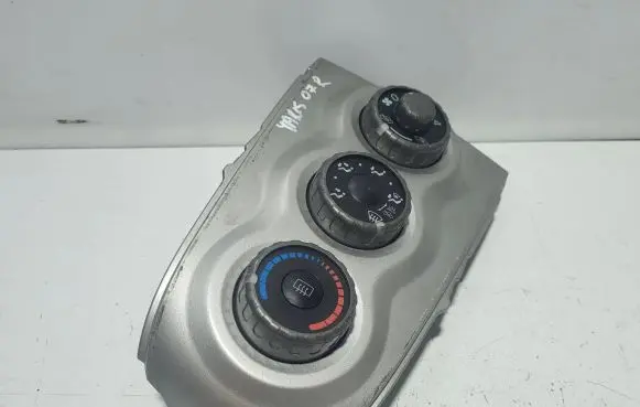 Toyota Yaris Climate control unit 554060D190