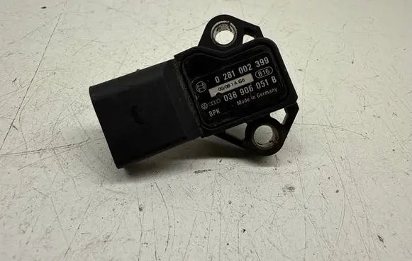 Audi A6 S6 C6 4F Air pressure sensor 0281002399 038906051B