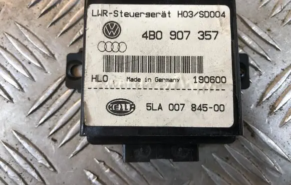 Audi A6 S6 C5 4B Light module LCM 4B0907357 5LA00784500 190600