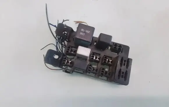 Hyundai Galloper Relay mounting block 