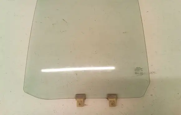 Rear door window glass