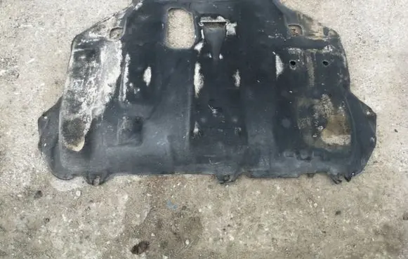 Ford Focus Engine splash shield/under tray