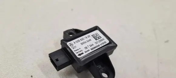 Mercedes-Benz S W221 Airbag deployment crash/impact sensor A0038201926