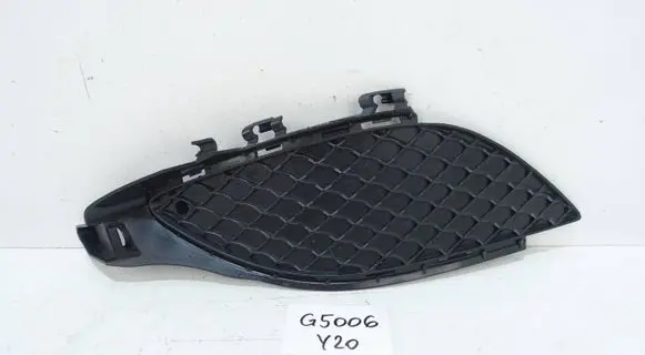 Mercedes-Benz A W176 Front bumper lower grill A1768850322