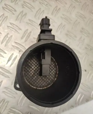 Volvo S80 Mass air flow meter 30677999 0281002730