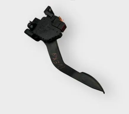 Iveco Daily 35 - 40.10 Accelerator throttle pedal 5801333490 B720