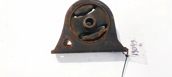 Mitsubishi Grandis Engine mount bracket mr594382