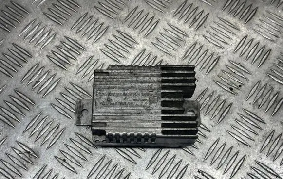 Mercedes-Benz A W168 Coolant fan relay A0275458032ESG300 E5001004