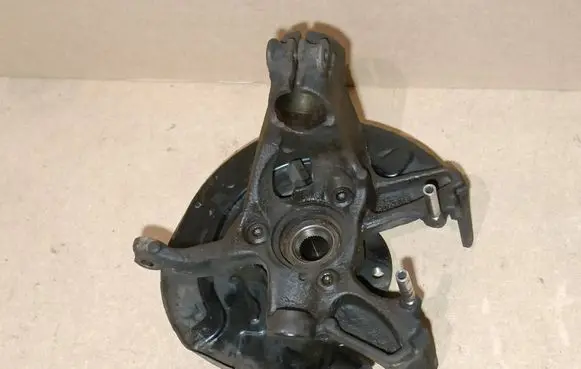 Volkswagen Golf VII Front wheel hub spindle knuckle 5Q0255N