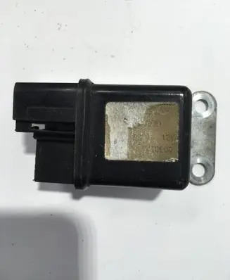 Nissan Pathfinder R51 Glow plug pre-heat relay 25237EB300